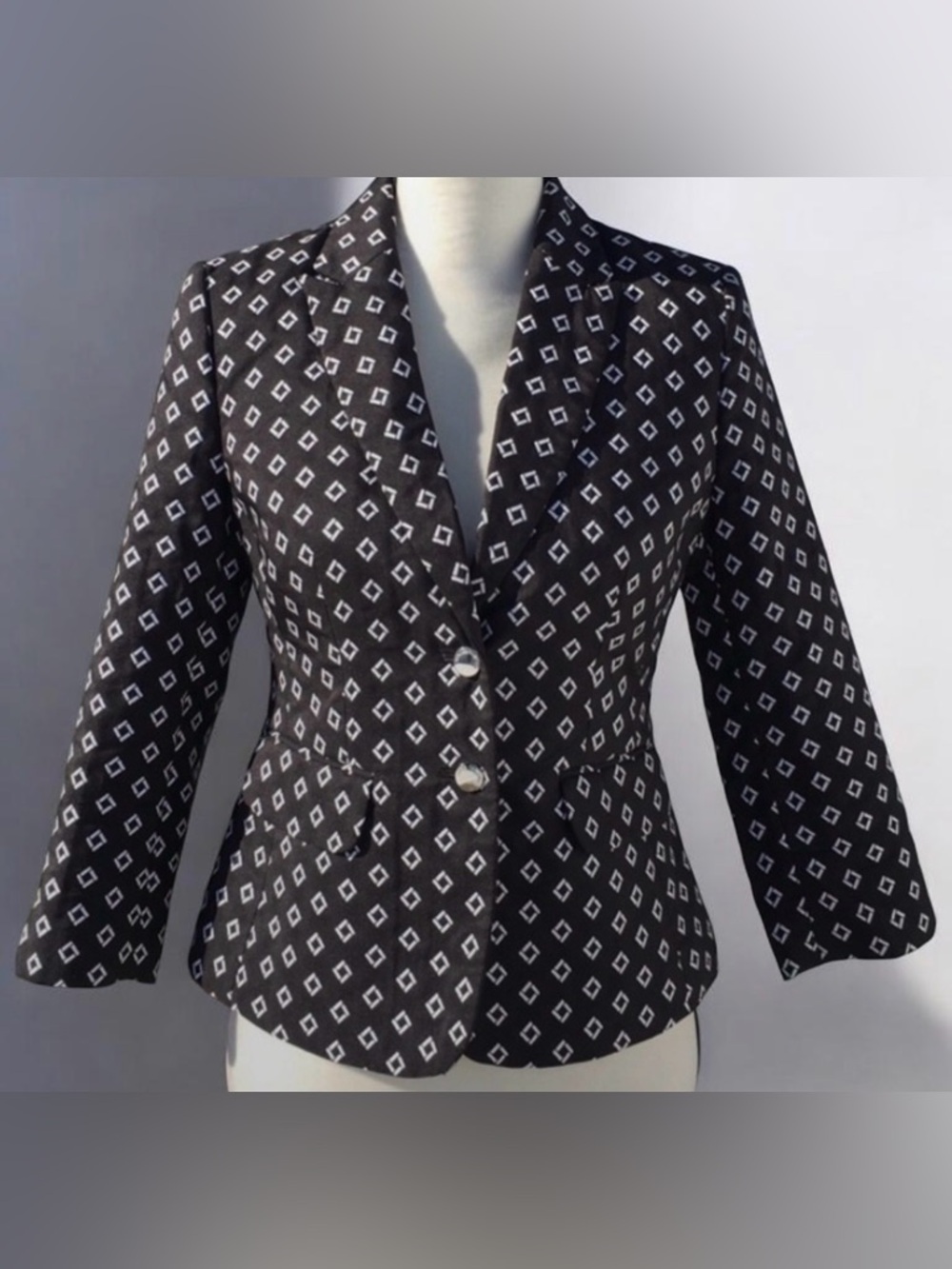 Vince Camuto Rich Diamond Jacquard blazer in black and white